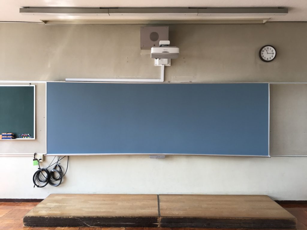 【導入事例】星美学園中学校高等学校様にワイードとブルーグレー黒板が導入されました