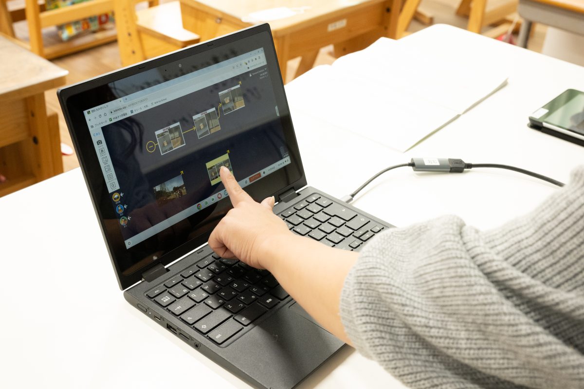 教卓のPCで操作して投影映像を調整_下市あきつ学園