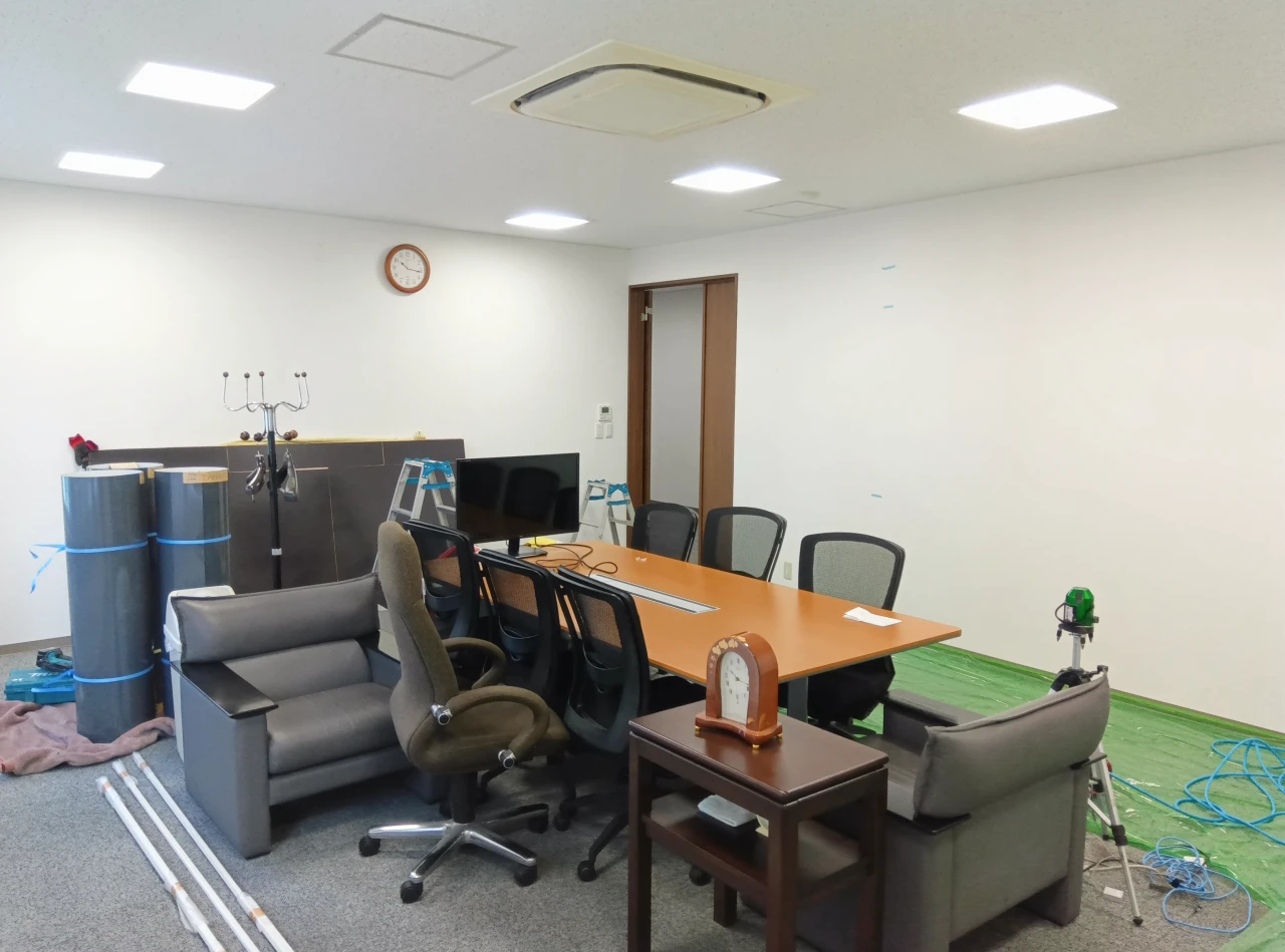 壁面ホワイトボード施工事例_株式会社ジャムコ