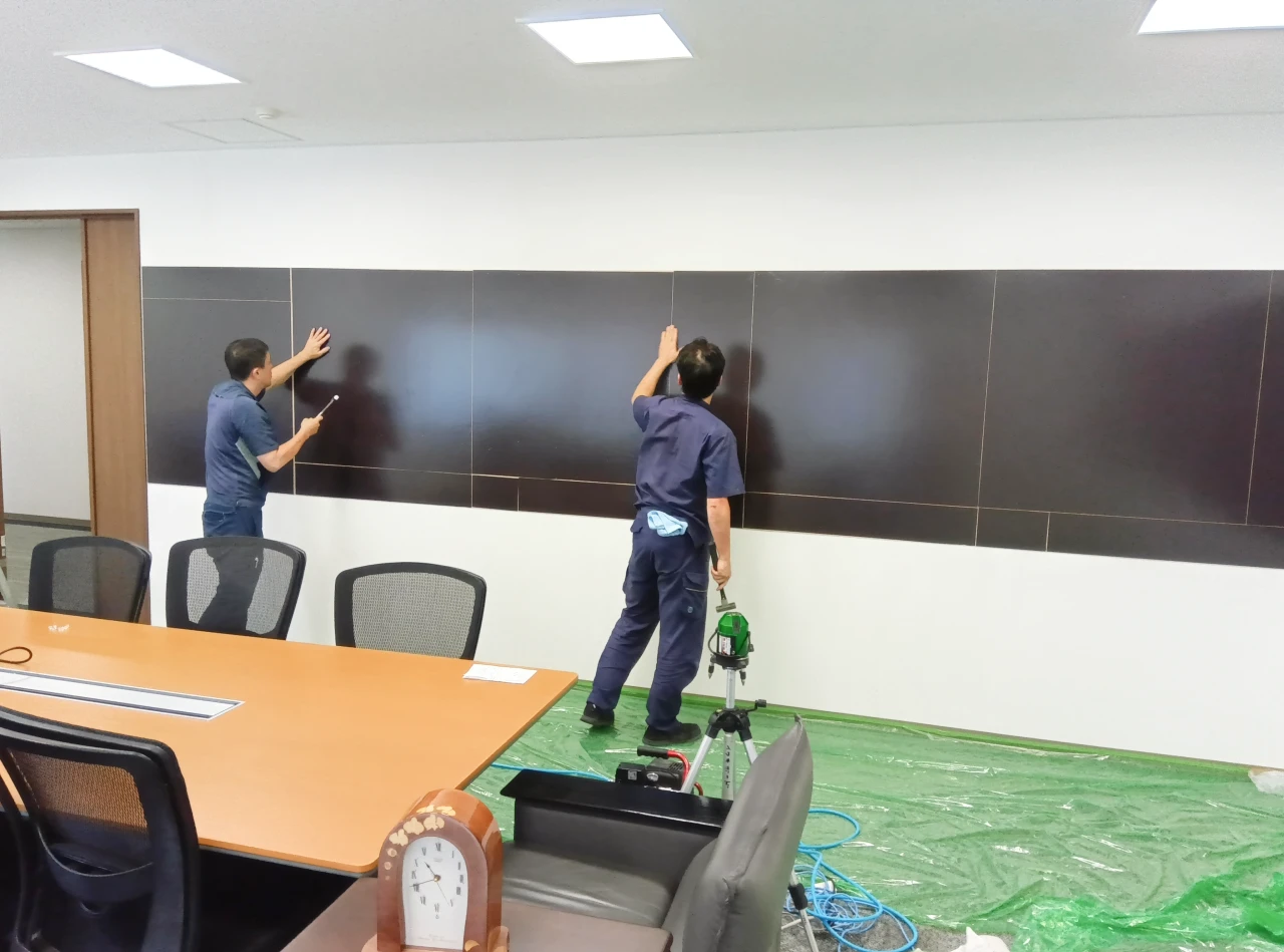 壁面ホワイトボード施工事例_株式会社ジャムコ