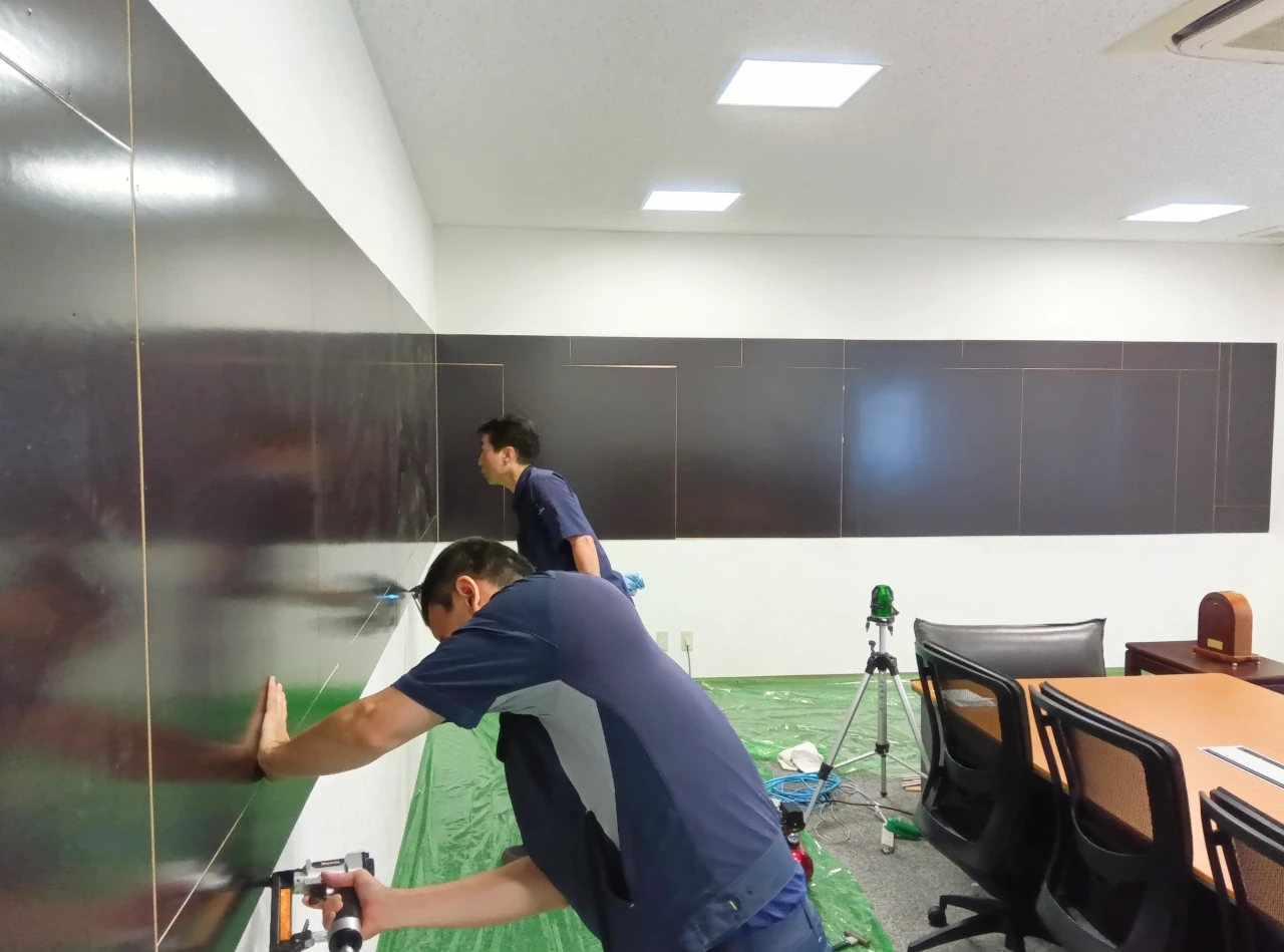 壁面ホワイトボード施工事例_株式会社ジャムコ