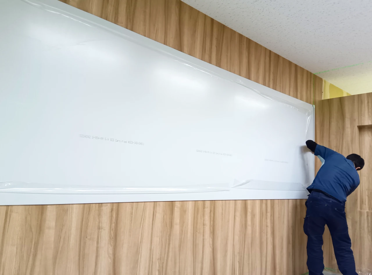 壁面ホワイトボード施工事例09