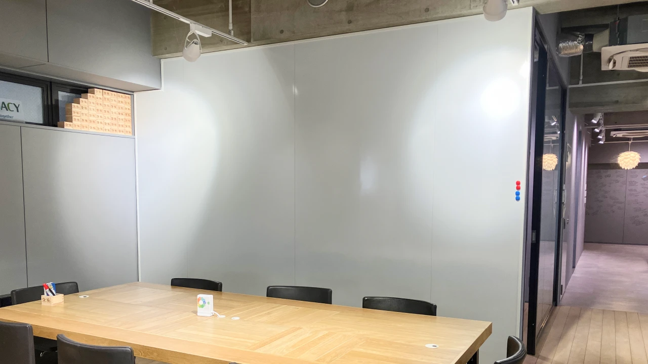 壁面ホワイトボード施工事例08
