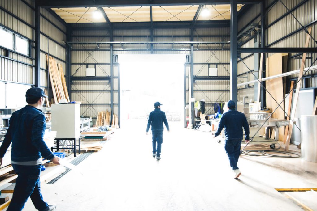 サカワ作業服を着こなす社員