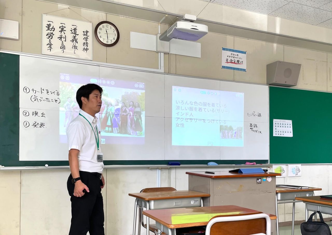 KisePaは映写対応のパネルなので、投影する際にスクリーン代わりになります。2画面を投影して使うことが多いという