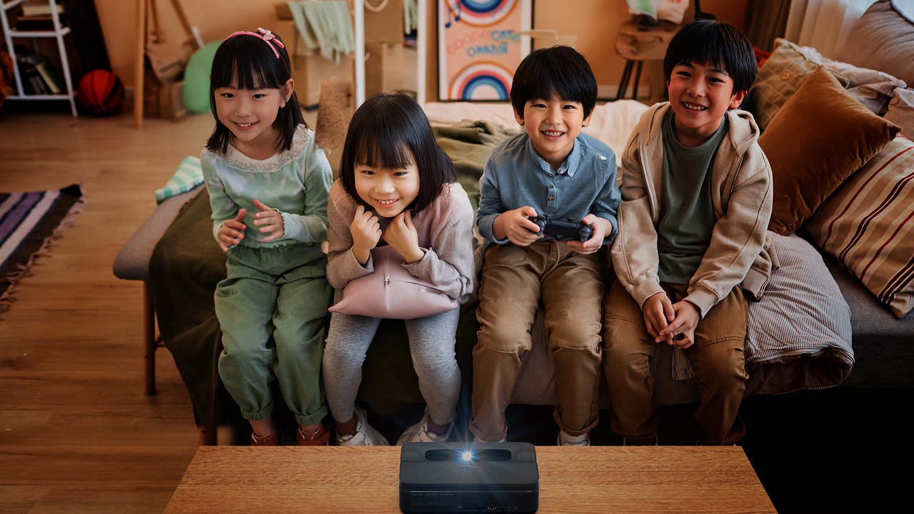 【プレスリリース】25cmで100インチ投影。超短焦点型ポータブル プロジェクター「Photon Go」日本初上陸